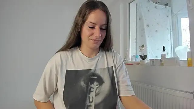 Snapshot of DiamondKay chatting on 11-26-25, 09:32 DiamondKay online show from 11-26-25, 09:32