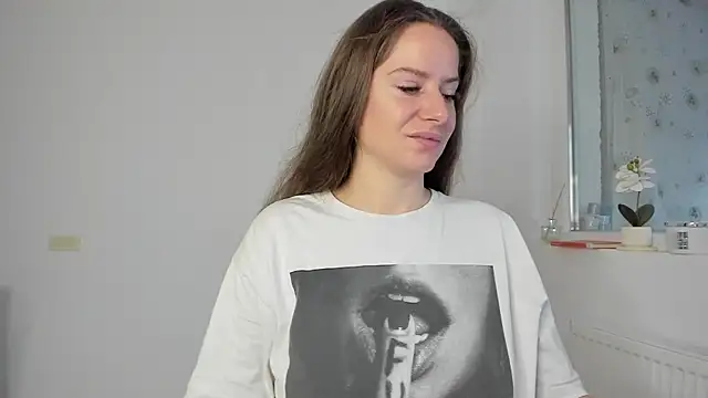 Snapshot of DiamondKay chatting on 12-23-25, 09:07 DiamondKay online show from 12-23-25, 09:07