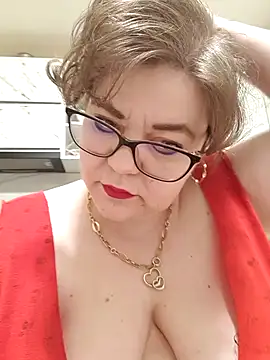 Snapshot of cindybbwsquirt chatting on 05-31-26, 05:26 cindybbwsquirt online show from 05-31-26, 05:26