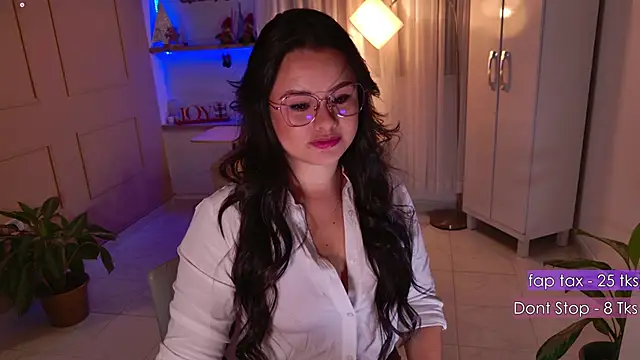 Snapshot of missvale chatting on 12-03-25, 03:14 missvale online show from 12-03-25, 03:14