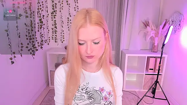 Laly Peach online show from 12-23-24, 03:23