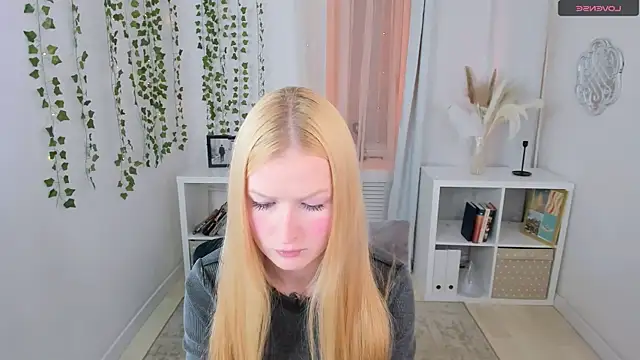 Laly Peach online show from 10-01-25, 11:27