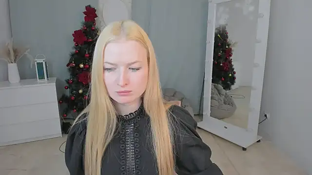 Snapshot of Laly_Peach chatting on 01-12-26, 06:40 Laly Peach online show from 01-12-26, 06:40