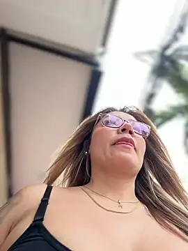 Snapshot of DIANITA_1988 chatting on 07-20-26, 02:30 DIANITA 1988 online show from 07-20-26, 02:30