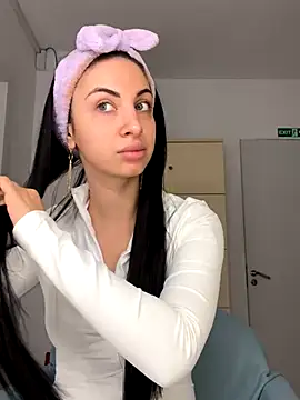 Snapshot of MeganHopeX chatting on 12-03-24, 07:21 MeganHopeX online show from 12-03-24, 07:21