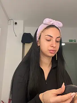 Snapshot of MeganHopeX chatting on 12-10-24, 05:39 MeganHopeX online show from 12-10-24, 05:39