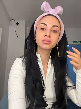 Snapshot of MeganHopeX chatting on 12-12-24, 06:03 MeganHopeX online show from 12-12-24, 06:03