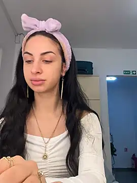 Snapshot of MeganHopeX chatting on 12-13-24, 05:49 MeganHopeX online show from 12-13-24, 05:49