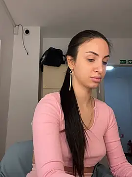 Snapshot of MeganHopeX chatting on 12-18-24, 06:32 MeganHopeX online show from 12-18-24, 06:32