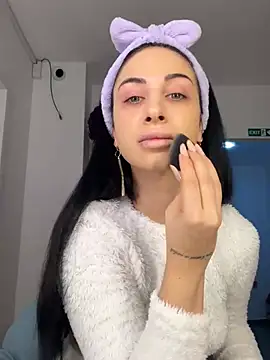 Snapshot of MeganHopeX chatting on 12-21-24, 07:35 MeganHopeX online show from 12-21-24, 07:35