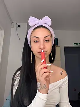 Snapshot of MeganHopeX chatting on 01-18-25, 06:34 MeganHopeX online show from 01-18-25, 06:34