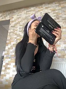 Snapshot of MeganHopeX chatting on 03-19-25, 11:06 MeganHopeX online show from 03-19-25, 11:06