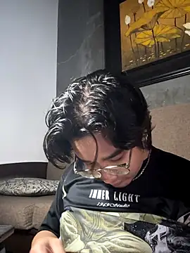 Snapshot of KayNguyenn chatting on 10-14-25, 02:12 KayNguyenn online show from 10-14-25, 02:12