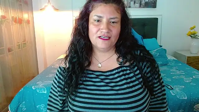 Snapshot of salomexlove_20 chatting on 07-16-26, 01:28 salomexlove 20 online show from 07-16-26, 01:28