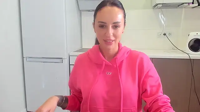 Snapshot of Your_Masha chatting on 11-15-25, 08:22 Your Masha online show from 11-15-25, 08:22