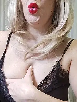 Snapshot of Vivian115 chatting on 11-10-25, 10:09 Vivian115 online show from 11-10-25, 10:09