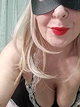 Snapshot of Vivian115 chatting on 11-21-25, 06:50 Vivian115 online show from 11-21-25, 06:50