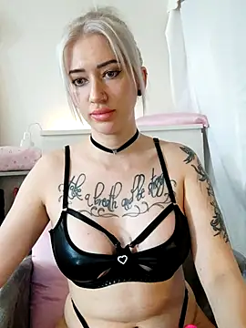 Snapshot of Fuck-Gina chatting on 07-05-26, 02:13 Fuck-Gina online show from 07-05-26, 02:13