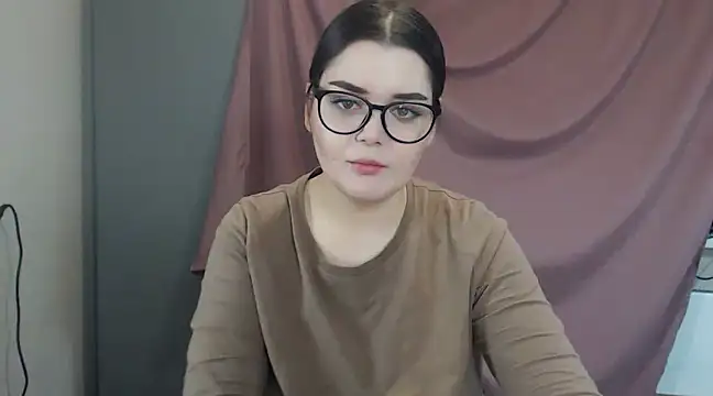 Snapshot of ohhhMie chatting on 02-11-25, 06:55 ohhhMie online show from 02-11-25, 06:55