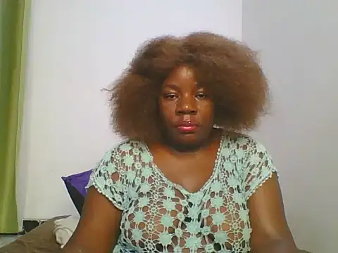 Snapshot of Preciousl chatting on 03-09-25, 01:04 Preciousl online show from 03-09-25, 01:04