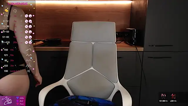 Emma Bryan online show from 12-10-24, 05:11