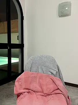 nicole 98 online show from 10-28-25, 05:26