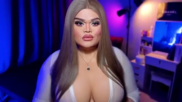 Snapshot of KarolinaThompson chatting on 12-07-24, 10:06 KarolinaThompson online show from 12-07-24, 10:06