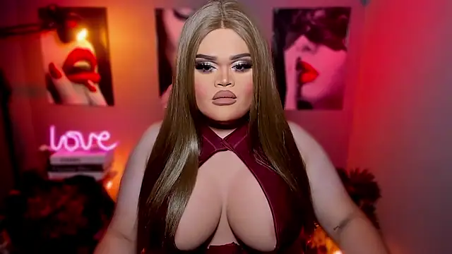 Snapshot of KarolinaThompson chatting on 09-23-25, 06:44 KarolinaThompson online show from 09-23-25, 06:44