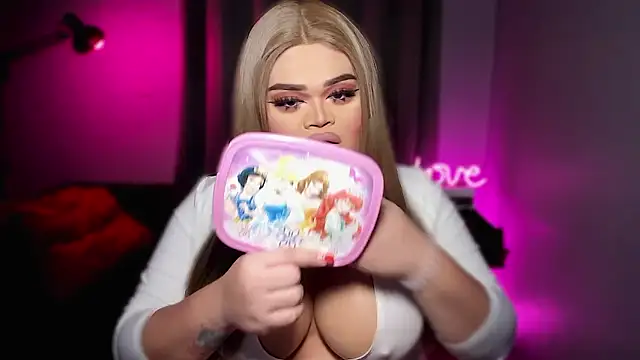 Snapshot of KarolinaThompson chatting on 02-07-26, 05:44 KarolinaThompson online show from 02-07-26, 05:44