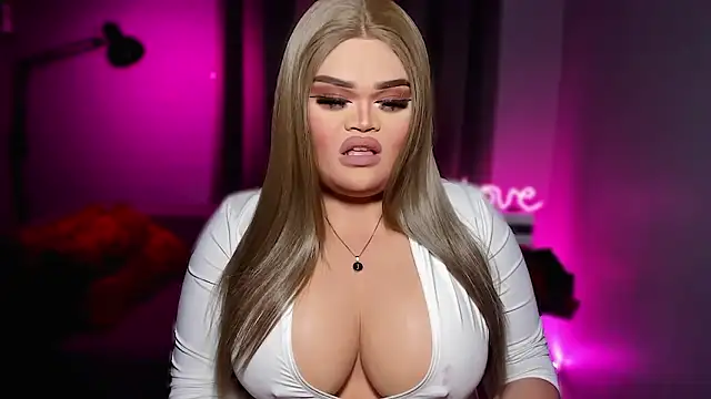 Snapshot of KarolinaThompson chatting on 03-04-26, 05:13 KarolinaThompson online show from 03-04-26, 05:13