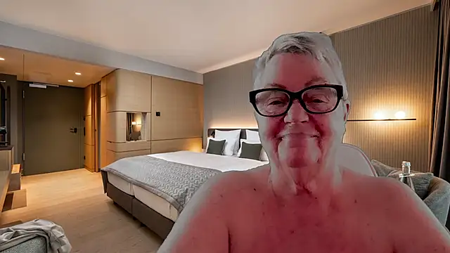 GrannyChrissy68 online show from 01-11-26, 03:39