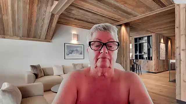 GrannyChrissy68 online show from 02-17-26, 01:51