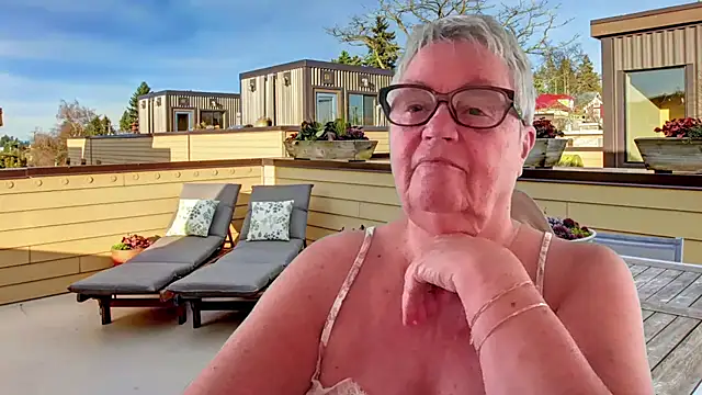 GrannyChrissy68 online show from 07-20-26, 01:24
