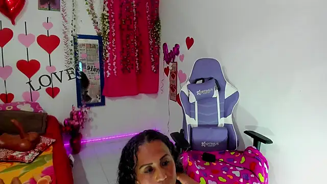 Snapshot of samantha__smile chatting on 10-05-25, 06:39 samantha smile online show from 10-05-25, 06:39