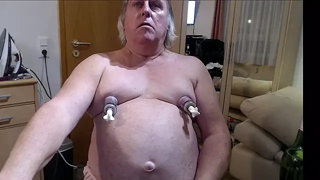 Snapshot of Sissygera chatting on 01-06-25, 04:34 Sissygera online show from 01-06-25, 04:34