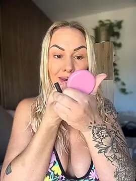 Snapshot of NastyMilf_ chatting on 02-16-26, 09:27 NastyMilf online show from 02-16-26, 09:27