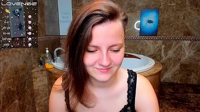 MelindaTin online show from 09-09-25, 01:05