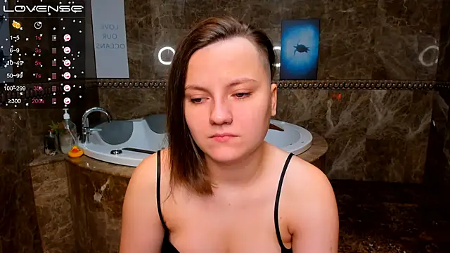 MelindaTin online show from 10-07-25, 01:25