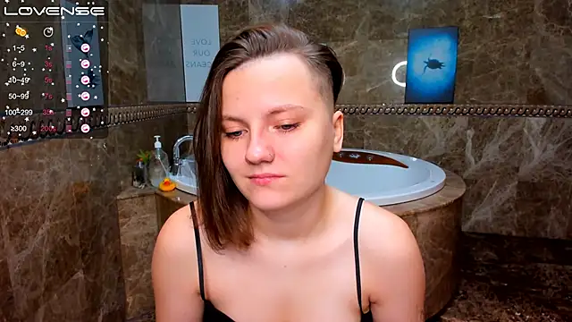 MelindaTin online show from 10-12-25, 02:21