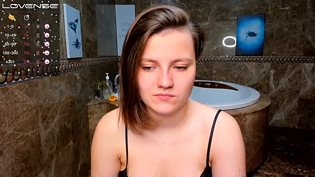 MelindaTin online show from 10-31-25, 12:33