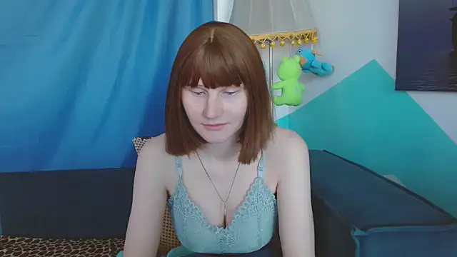 Snapshot of cornflower_mm chatting on 10-17-25, 01:42 cornflower mm online show from 10-17-25, 01:42