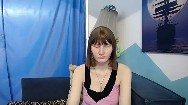 Snapshot of cornflower_mm chatting on 01-19-26, 01:42 cornflower mm online show from 01-19-26, 01:42