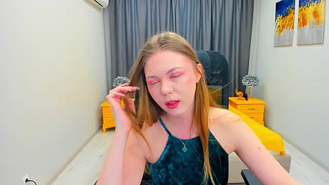 Strawberrye online show from 01-25-25, 03:30