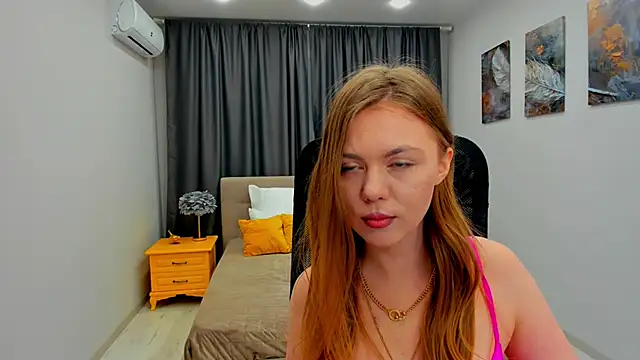 Strawberrye online show from 02-18-25, 06:04