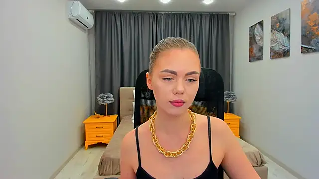 Strawberrye online show from 02-22-25, 11:35