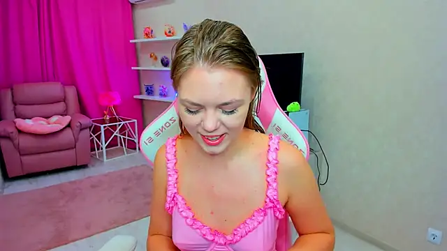 Strawberrye online show from 04-20-26, 03:20