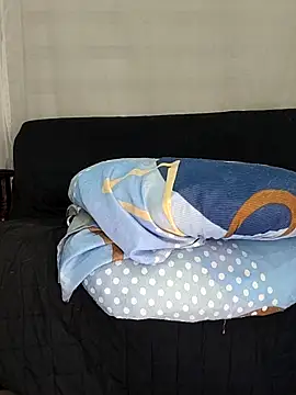 Snapshot of estrella_tasty chatting on 02-26-26, 01:26 estrella tasty online show from 02-26-26, 01:26