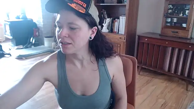 Snapshot of MarcyJones chatting on 01-23-25, 05:31 MarcyJones online show from 01-23-25, 05:31