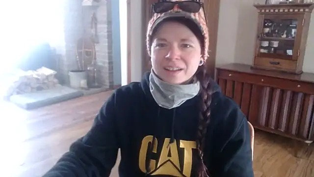 Snapshot of MarcyJones chatting on 02-12-25, 03:16 MarcyJones online show from 02-12-25, 03:16