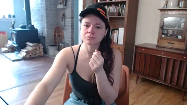 Snapshot of MarcyJones chatting on 02-25-25, 02:11 MarcyJones online show from 02-25-25, 02:11